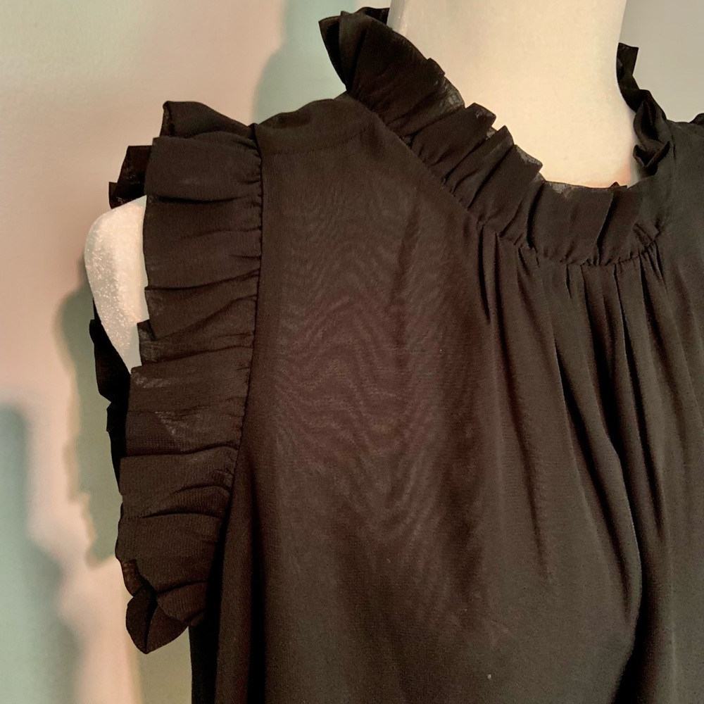 Ann Taylor Factory ruffle black sleeveless beautiful top, flowy, dressy size Med